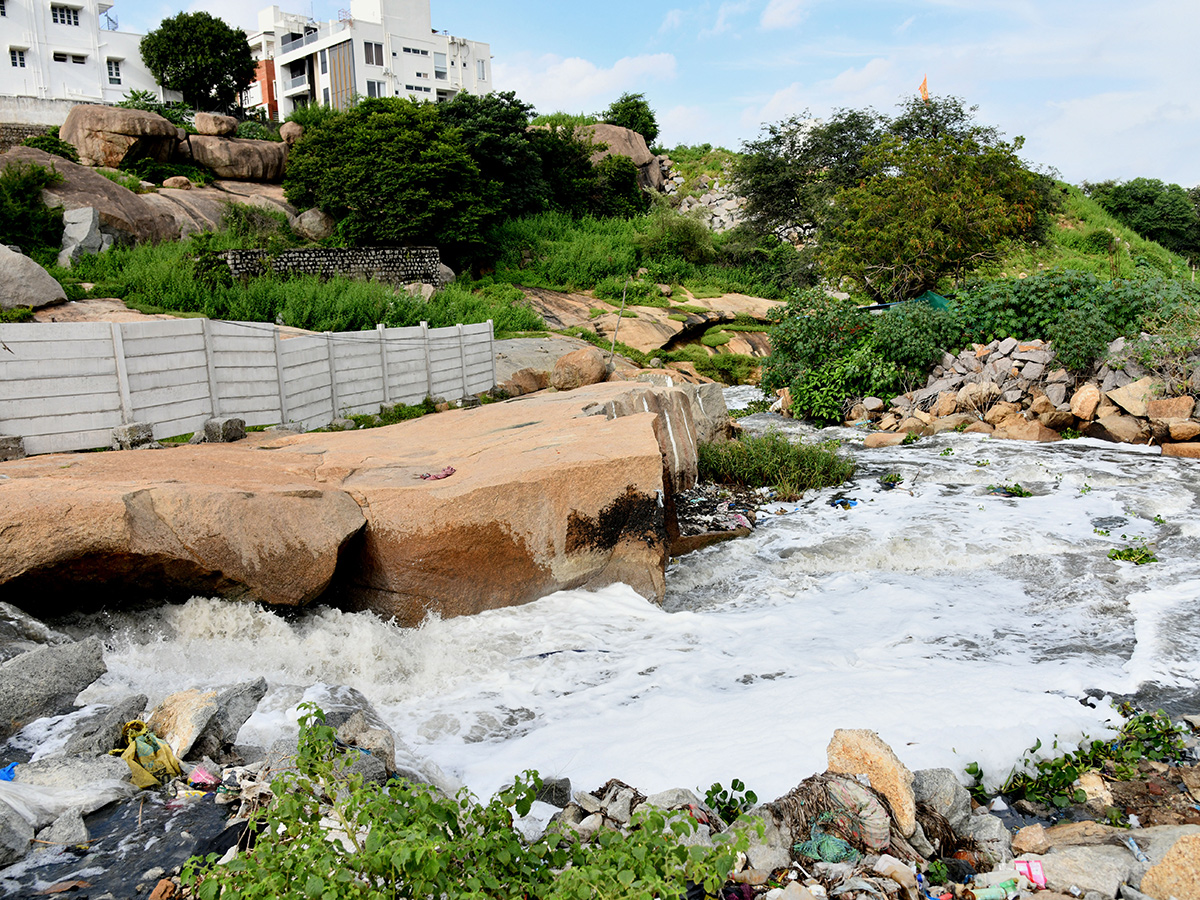 Moosapet Maisamma Lake is dangerous photos3