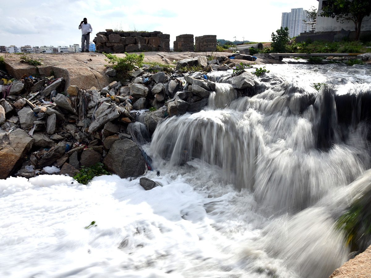 Moosapet Maisamma Lake is dangerous photos9