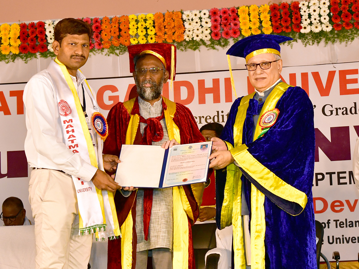 Nalgonda : Mahatma Gandhi University Graduation Ceremony Photos12
