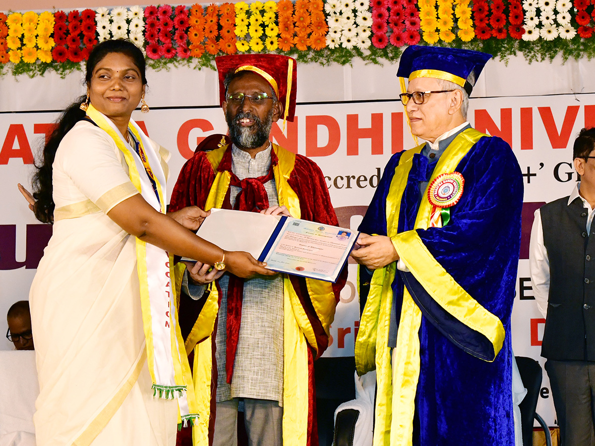 Nalgonda : Mahatma Gandhi University Graduation Ceremony Photos14