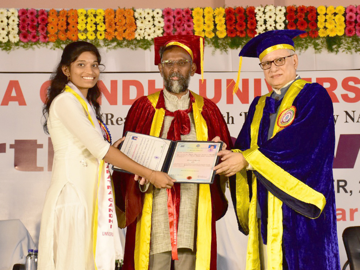 Nalgonda : Mahatma Gandhi University Graduation Ceremony Photos5