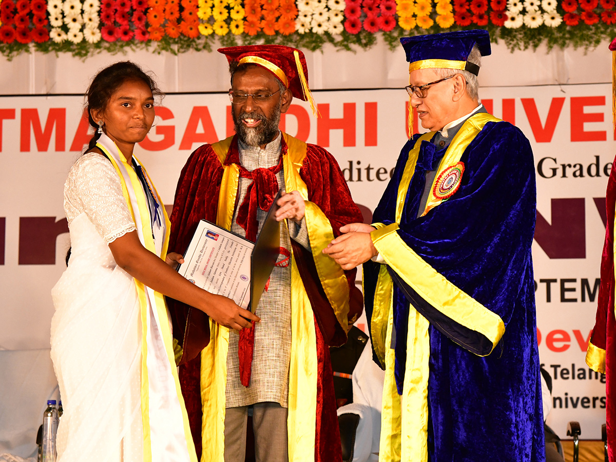 Nalgonda : Mahatma Gandhi University Graduation Ceremony Photos6