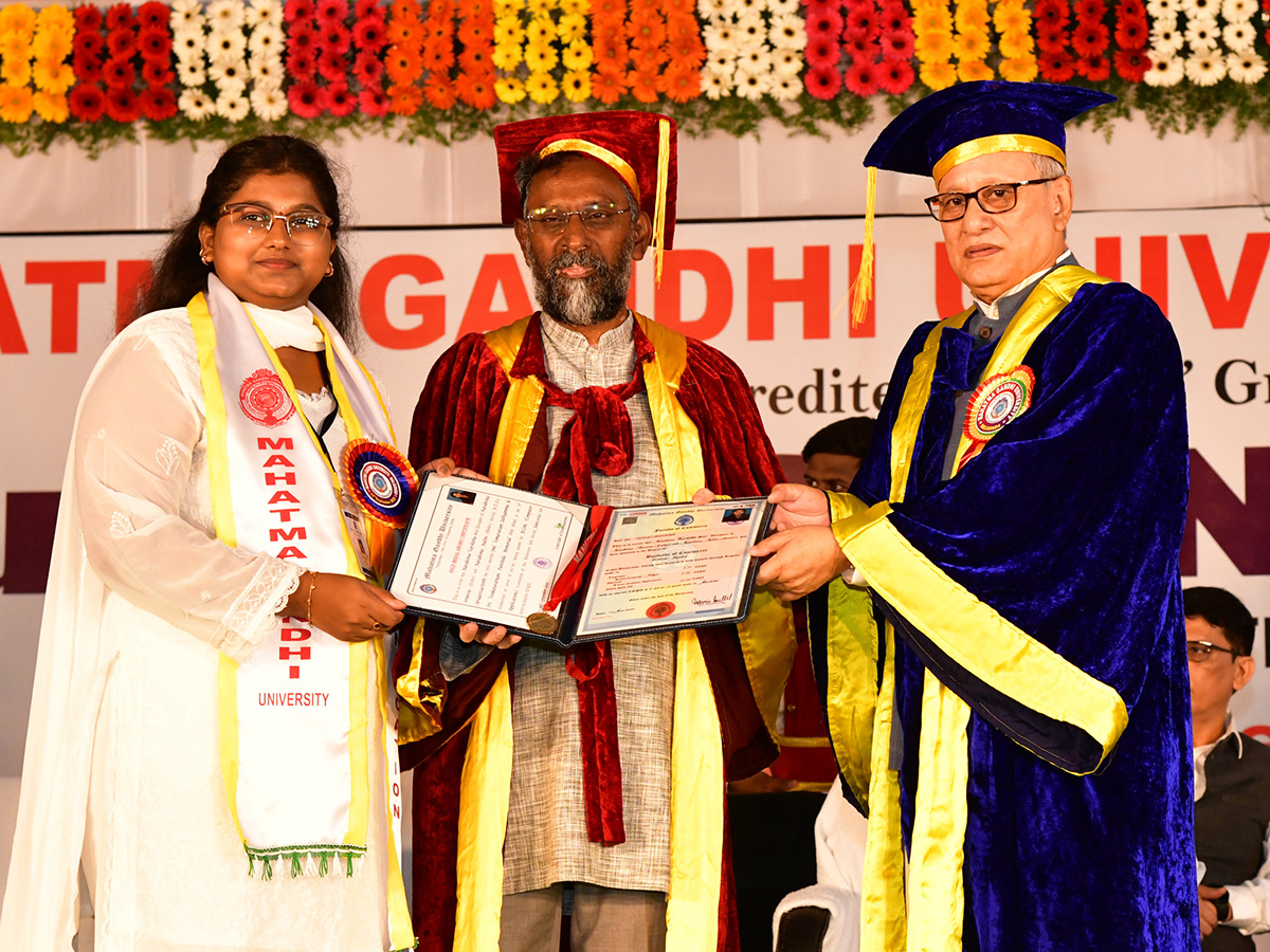 Nalgonda : Mahatma Gandhi University Graduation Ceremony Photos8