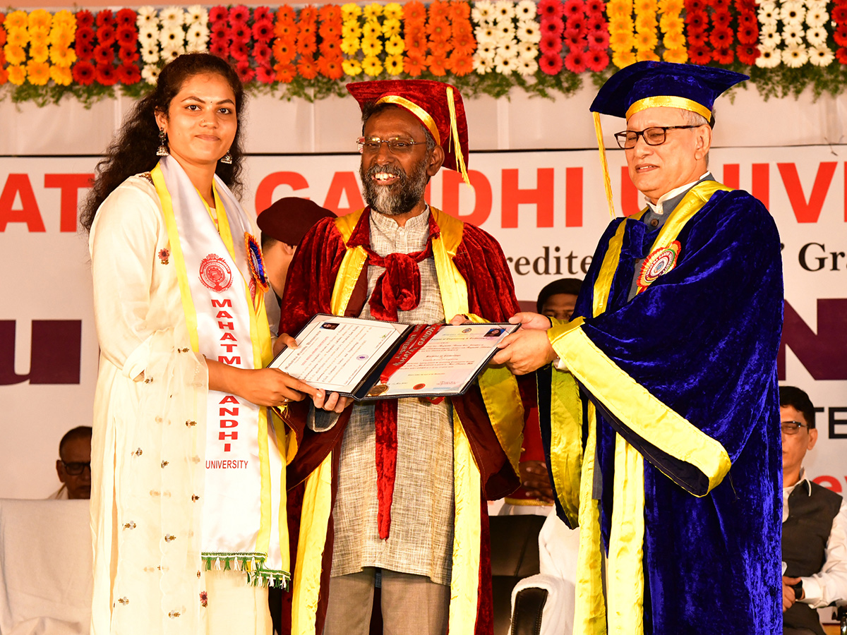 Nalgonda : Mahatma Gandhi University Graduation Ceremony Photos9