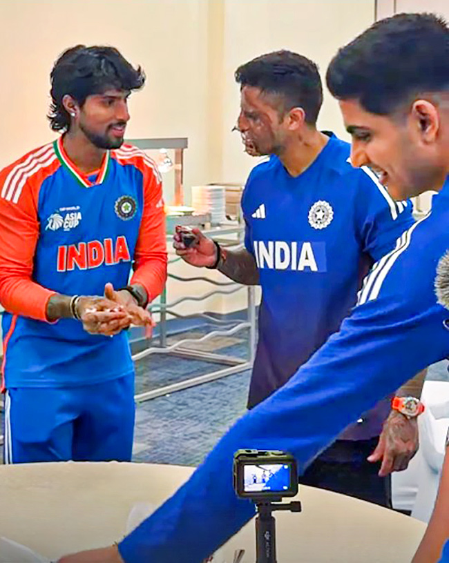 Suryakumar Yadav Birthday Celebration Viral Photos Goes11