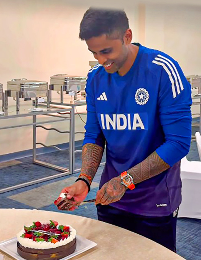 Suryakumar Yadav Birthday Celebration Viral Photos Goes12