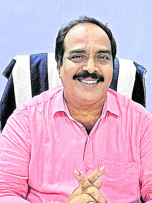కేసులు పెట్టడం దారుణం 2