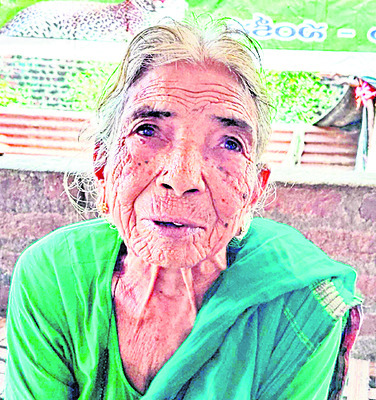 రజాకార్లు ఉన్మాదుల్లా ప్రవర్తించారు..
1
