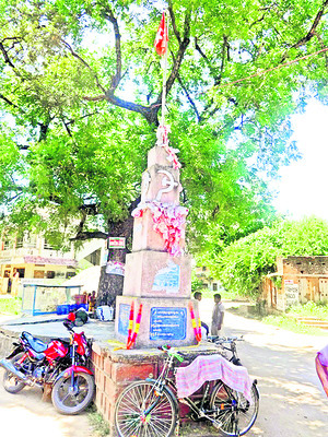 పోరాటాల కేంద్రం.. బయ్యారం
2