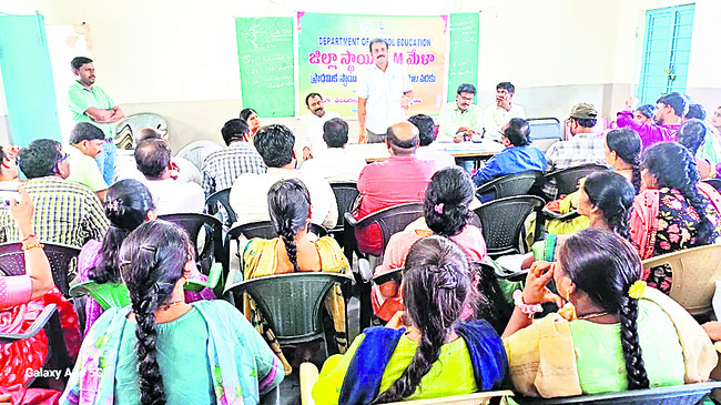 విద్యార్థులు సైన్స్‌పై మక్కువ పెంచుకోవాలి1