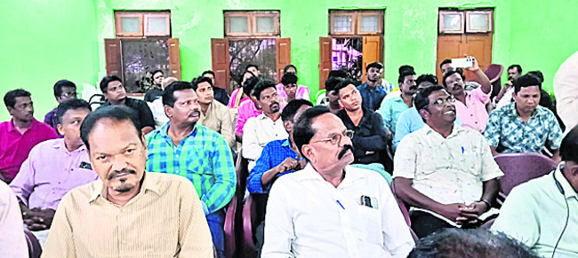 సీనియర్‌ సిటిజన్లకు గుర్తింపు కార్డులు1