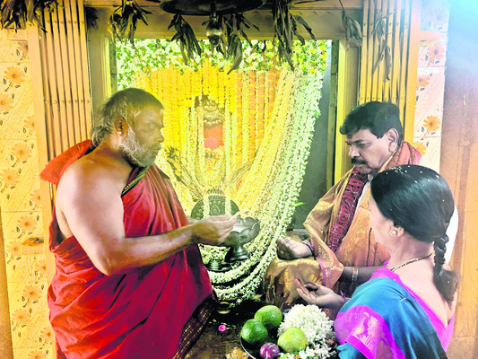 నాగేంద్రస్వామికి పూజలు2