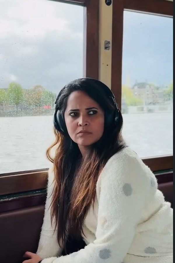 Anchor Anasuya Enjoying The Vacation Photos3