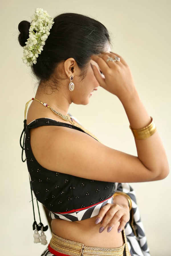 Beauty Movie Actress Nilakhi Patra Latest Trending Photos IN Social Media 9