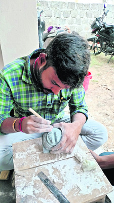 సరైన వసతుల్లేని శిల్ప కళాశాల2