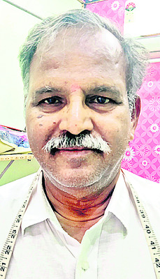 టైలర్లను ఆదుకోవాలి
1