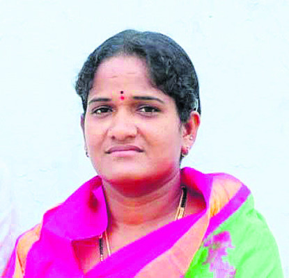 ప్రోత్సాహం ఇవ్వాలి 
2