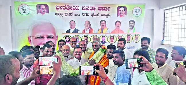 మచ్చలేని నేత ప్రధాని మోదీ1