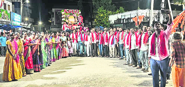 జాతి సమైక్యతతో  ముందుకు సాగాలి3