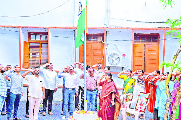 Minister Konda Surekha,Collector Satyasharadha and others saluting after hoisting the flag1