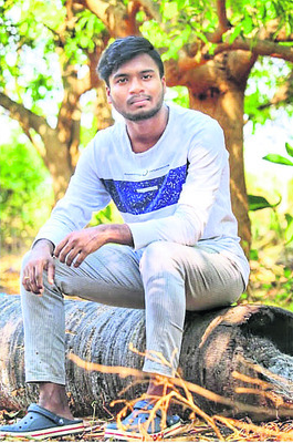 సెల్‌ఫోన్‌ వద్దన్నందుకు  యువకుడి ఆత్మహత్య1