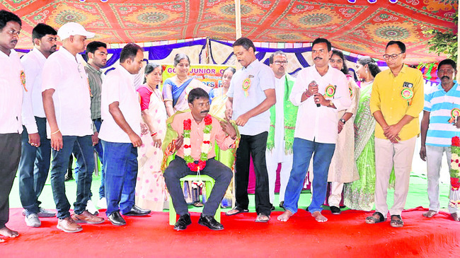 విశ్వకర్మలు అన్నిరంగాల్లో రాణించాలి : ఎస్పీ1