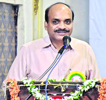 ముగ్గురు కవులకు సాహిత్య పురస్కారాలు 1