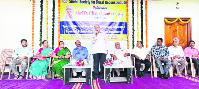 దివ్యాంగుల సమస్యల  పరిష్కారానికి కృషిచేస్తా 1