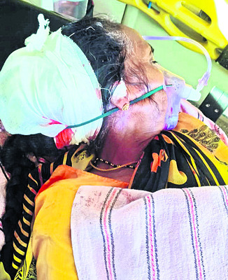 వాహనం ఢీకొని మహిళ మృతి 3