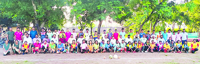 పల్నాడు జిల్లాకు రెండో విడత ఎరువులు రాక 1
