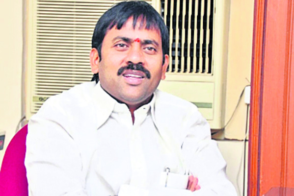 ప్రజాస్వామ్యం ఖూనీ 
1