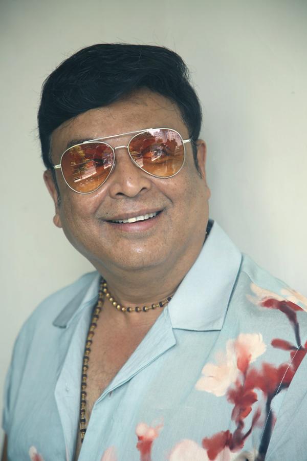 Actor VK Naresh and Actress Vasuki Anand Beauty Movie Promotion15