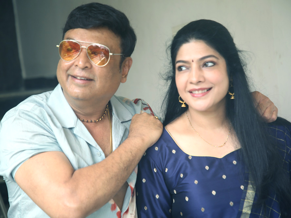 Actor VK Naresh and Actress Vasuki Anand Beauty Movie Promotion3