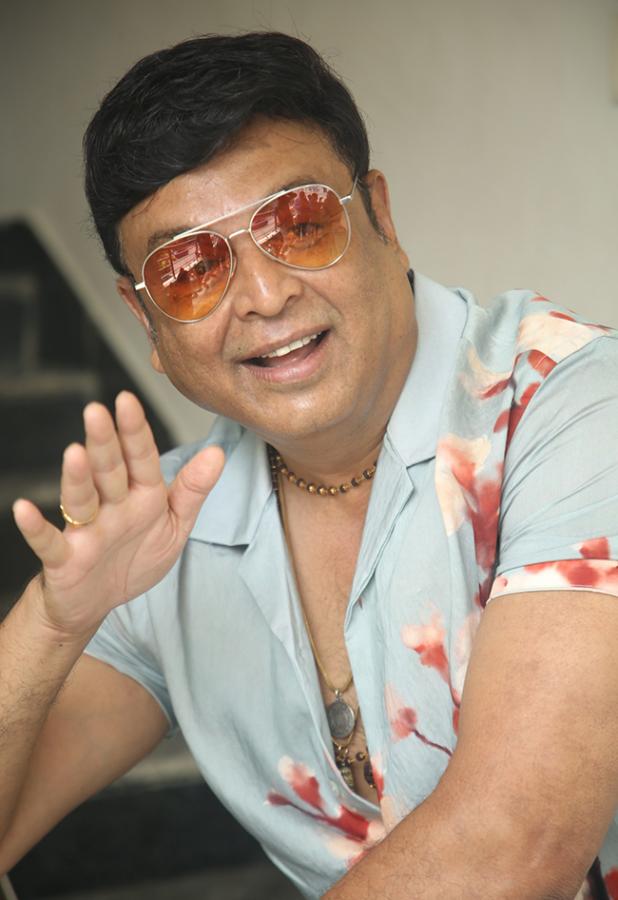 Actor VK Naresh and Actress Vasuki Anand Beauty Movie Promotion9