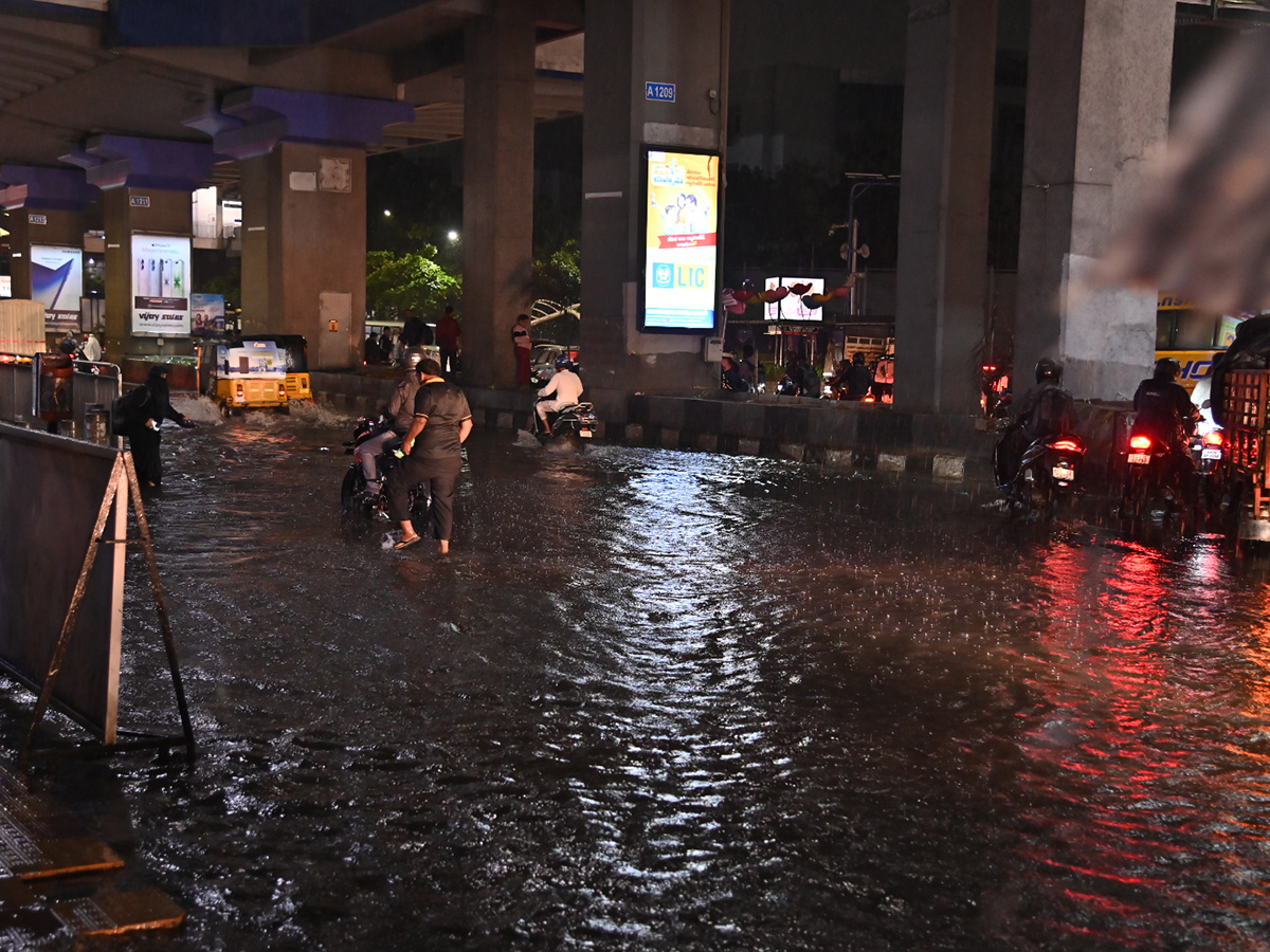 Heavy Rains in Hyderabad Photos20