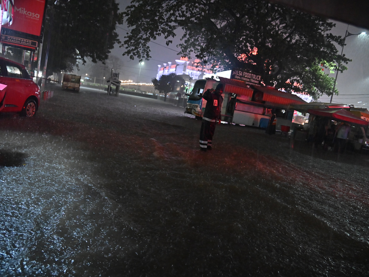 Heavy Rains in Hyderabad Photos21