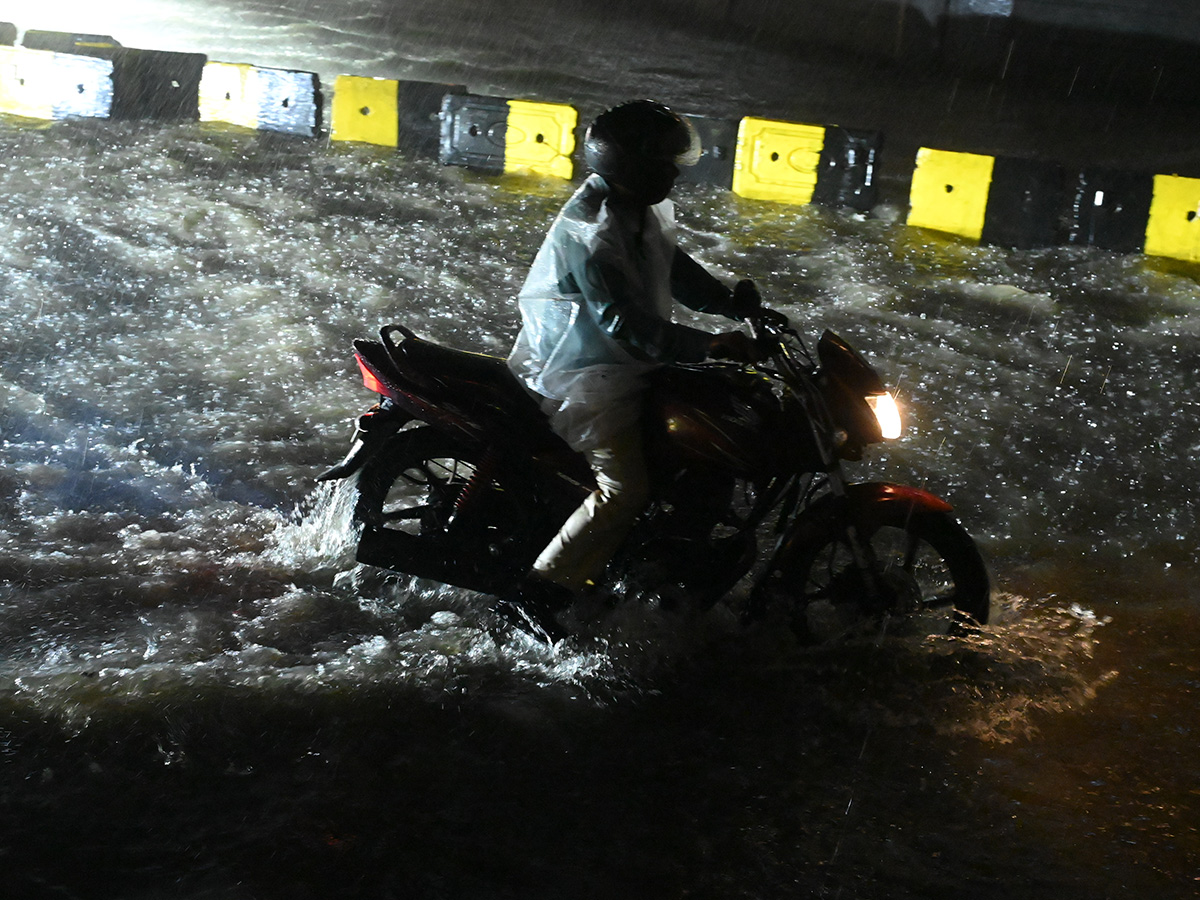 Heavy Rains in Hyderabad Photos24