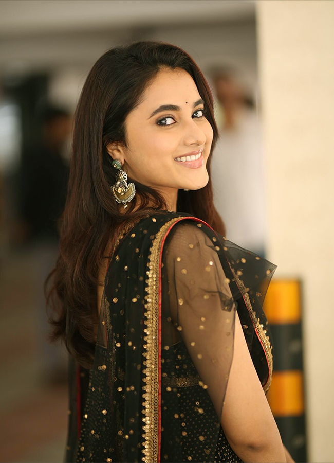 OG Movie Actress Priyanka Arul Mohan Latest Photos2