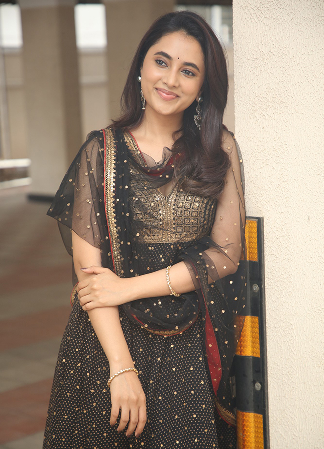 OG Movie Actress Priyanka Arul Mohan Latest Photos9