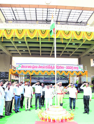 అర్హులందరికీ సంక్షేమ ఫలాలు 1
