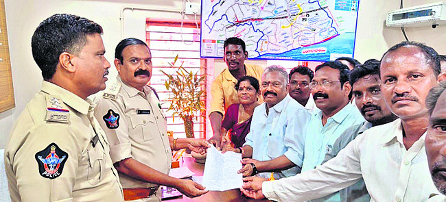 ప్రభుత్వంతో తాడోపేడో తేల్చుకుంటాం 2