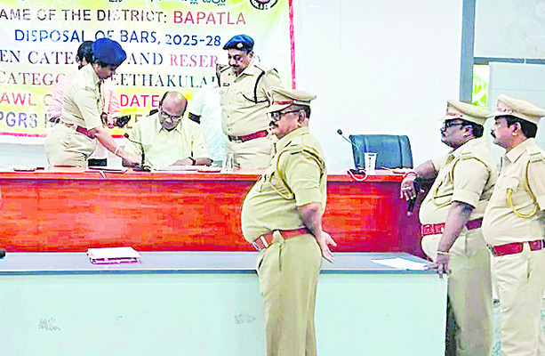 పాత వారికే     బార్‌ టెండర్లు 
2
