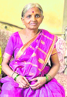 వరదకాలువలో   కొట్టుకొచ్చిన మహిళ శవం
1