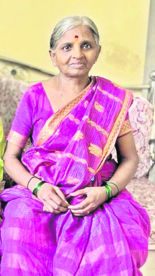 వరద కాలువలో  వృద్ధురాలి మృతదేహం 1