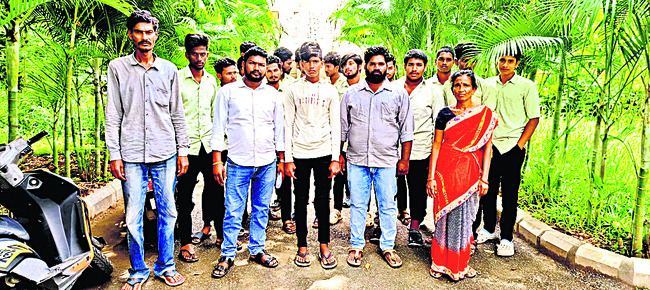 డీఎస్సీ నియామక ఉత్తర్వుల పంపిణీ వాయిదా 1