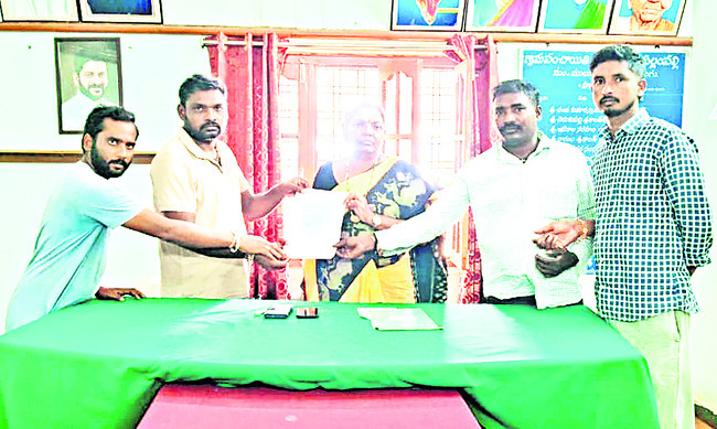 రామప్పలో సింగపూర్ దేశస్తుడు
2