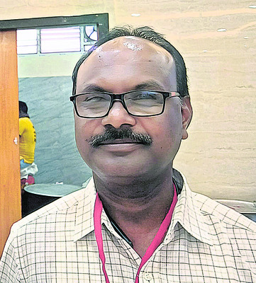 హక్కులను కాలరాస్తోంది 1