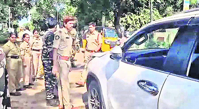 నర్సీపట్నంలో తీవ్ర ఉద్రిక్తత2