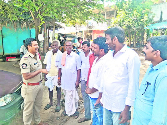 నర్సీపట్నంలో తీవ్ర ఉద్రిక్తత4