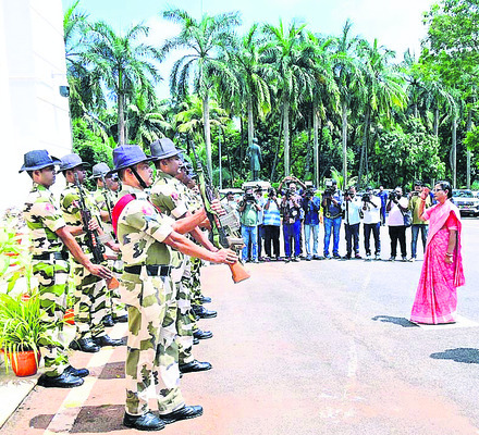 సంతాపంతో ముగిసిన తొలి రోజు సభ 1